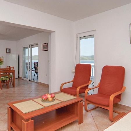2 Bedroom Awesome Apartment In Drvenik Veliki Dış mekan fotoğraf