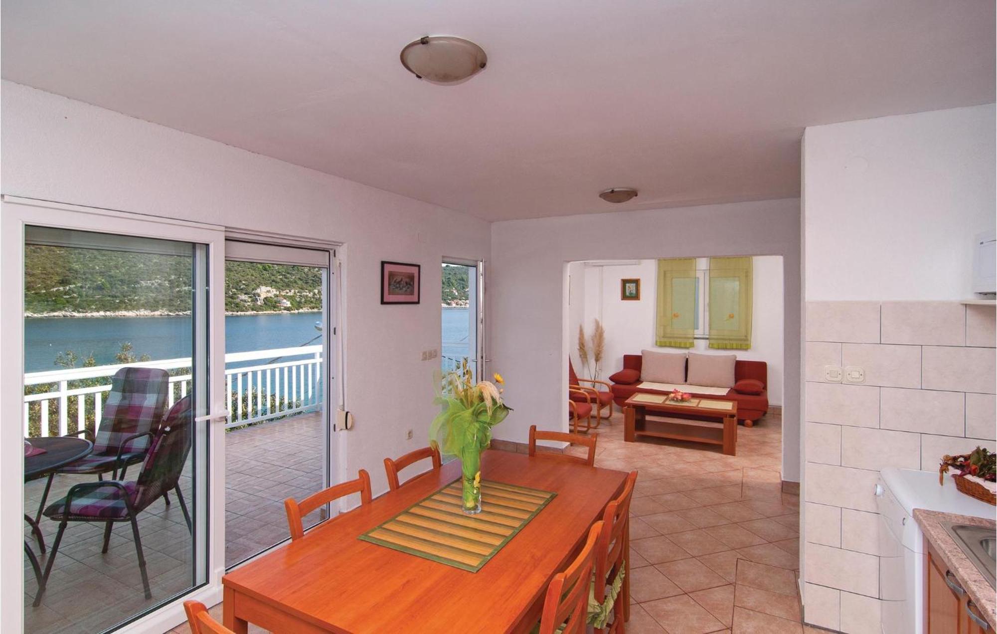 2 Bedroom Awesome Apartment In Drvenik Veliki Dış mekan fotoğraf