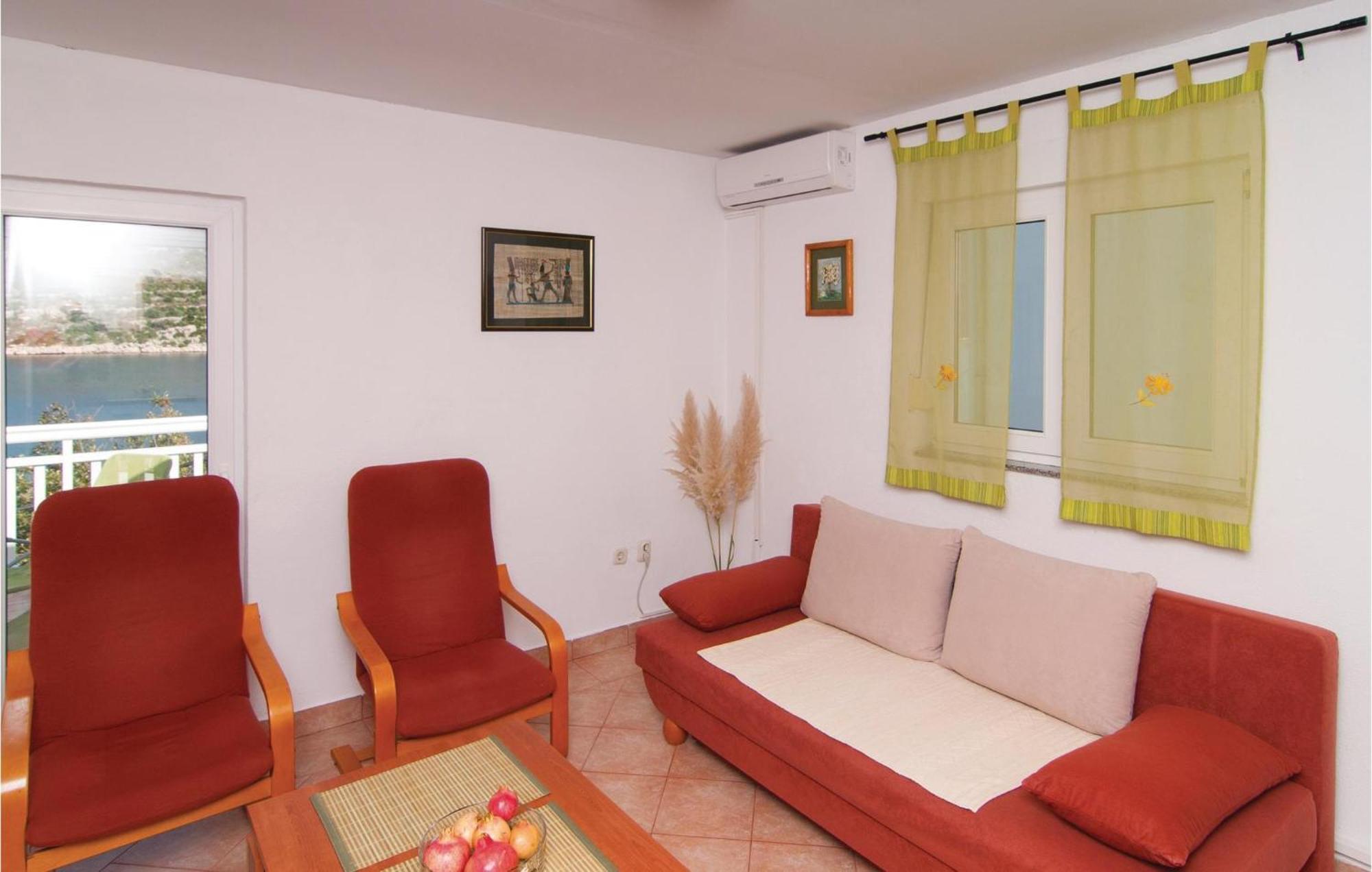2 Bedroom Awesome Apartment In Drvenik Veliki Dış mekan fotoğraf